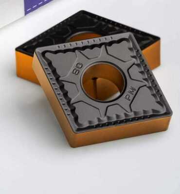 CNMG 160412 PM 탄화물 삽입 80 ° 다이아몬드 모양 및 안정적인 칩 제어에 대한 부정적인 레이크 기하학